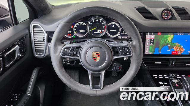 Porsche Cayenne 2021 — photo 13