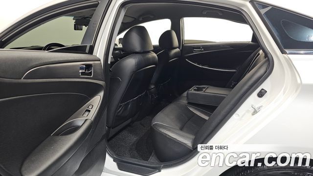 Hyundai Sonata 2012 — photo 11