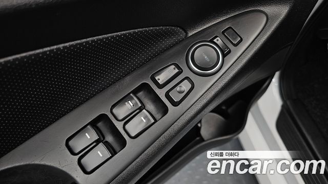 Hyundai Sonata 2012 — photo 13