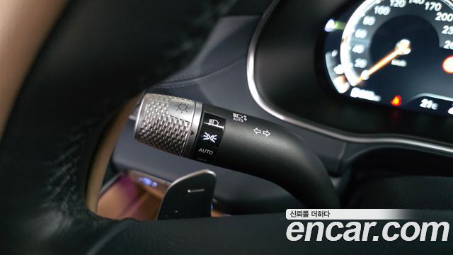Genesis GV80 2023 — photo 33