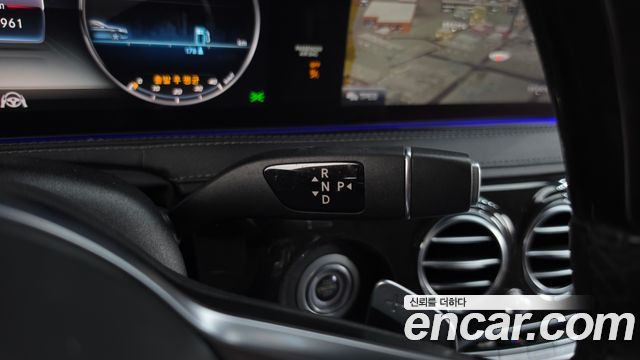 Mercedes-Benz S-Class 2019 — photo 12