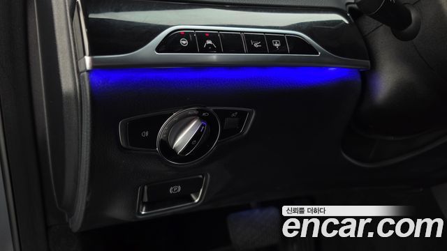 Mercedes-Benz S-Class 2019 — photo 28