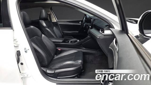 Kia K5 2022 — photo 11