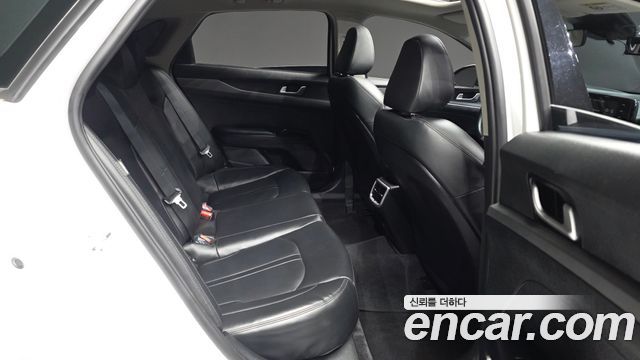 Kia K5 2022 — photo 12