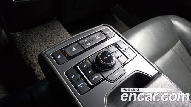 Hyundai Genesis 2016 — photo 25
