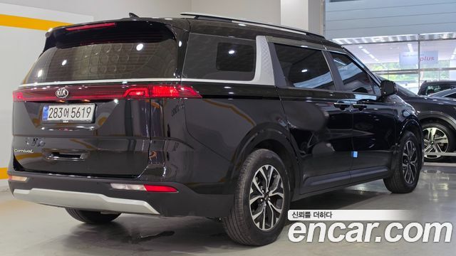 Kia Canival 2021 — photo 4