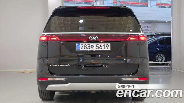 Kia Canival 2021 — photo 5