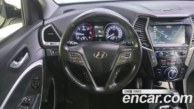 Hyundai Santafe 2017 — photo 13