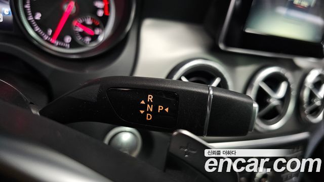 Mercedes-Benz CLA-Class 2018 — photo 12