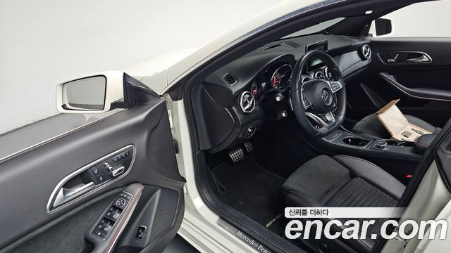 Mercedes-Benz CLA-Class 2018 — photo 13