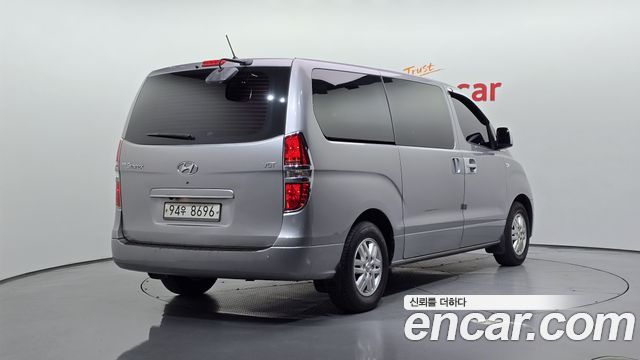 Hyundai Starex 2017 — photo 2