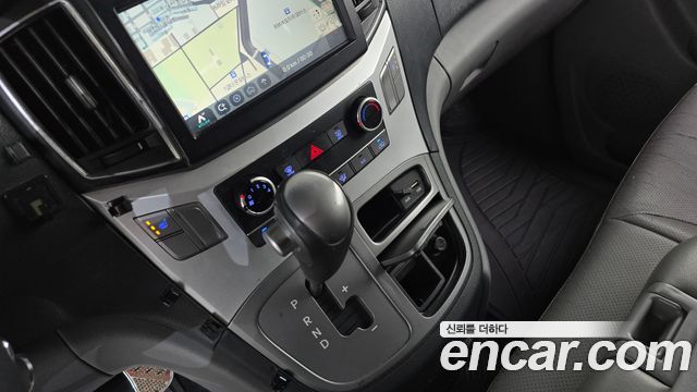 Hyundai Starex 2017 — photo 9