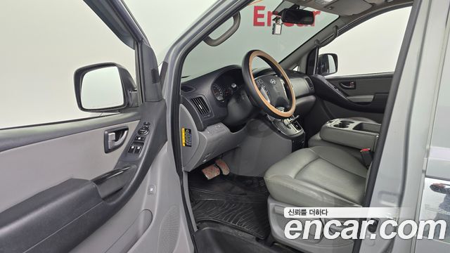 Hyundai Starex 2017 — photo 10