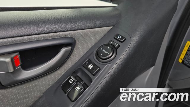 Hyundai Starex 2017 — photo 12