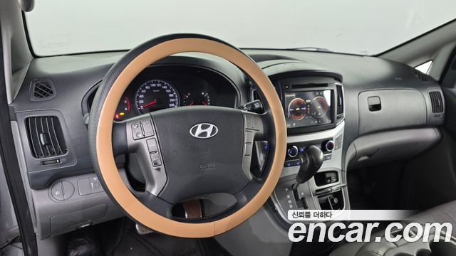 Hyundai Starex 2017 — photo 15