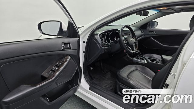 Kia K5 2011 — photo 10