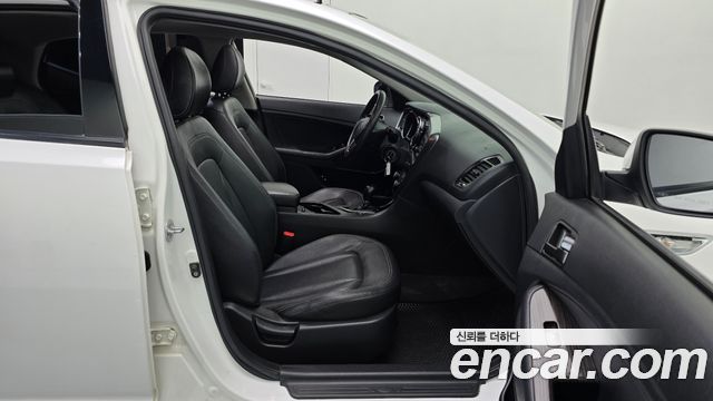 Kia K5 2011 — photo 11