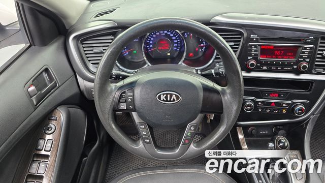 Kia K5 2011 — photo 13