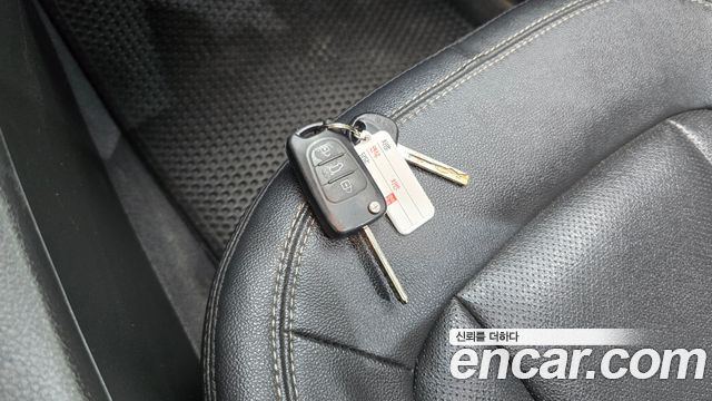 Kia K5 2011 — photo 16