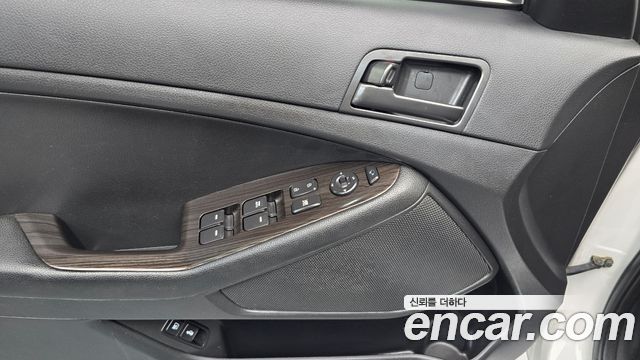 Kia K5 2011 — photo 19