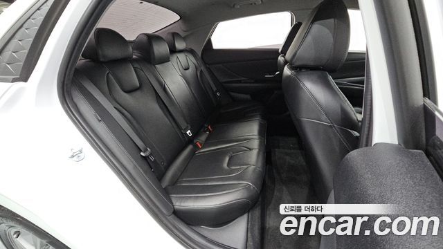 Hyundai AVANTE 2024 — photo 11