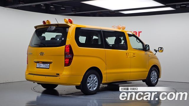 Hyundai Starex 2018 — photo 2