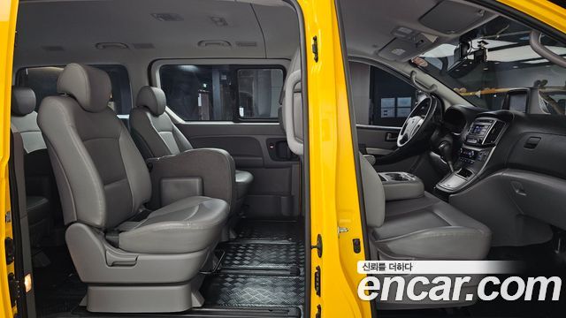 Hyundai Starex 2018 — photo 12