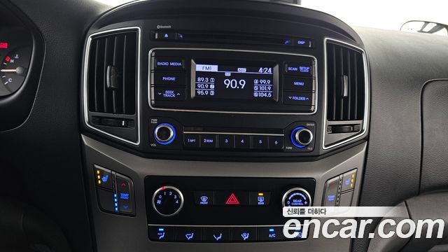 Hyundai Starex 2018 — photo 19