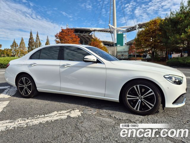 Mercedes-Benz E-Class 2021 — photo 3