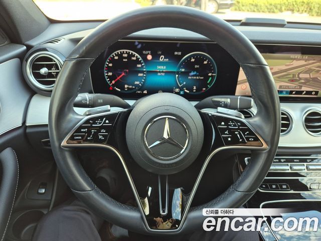 Mercedes-Benz E-Class 2021 — photo 8