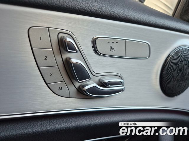 Mercedes-Benz E-Class 2021 — photo 12