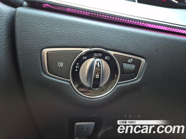 Mercedes-Benz E-Class 2021 — photo 13