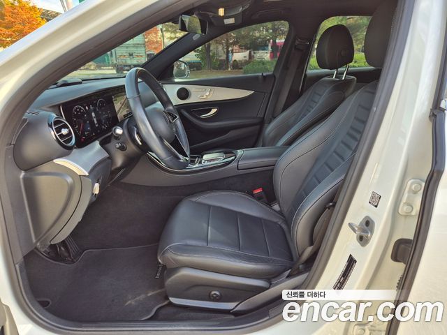Mercedes-Benz E-Class 2021 — photo 16