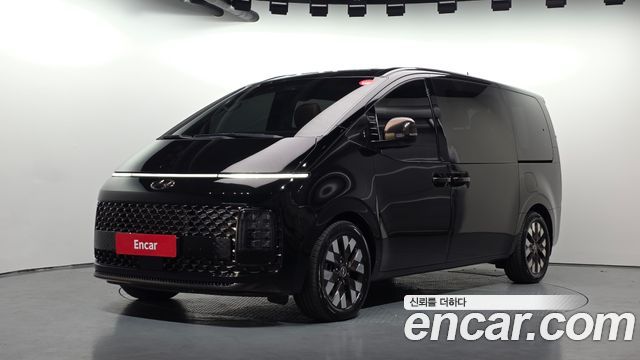 Hyundai Staria 2022 — photo 1
