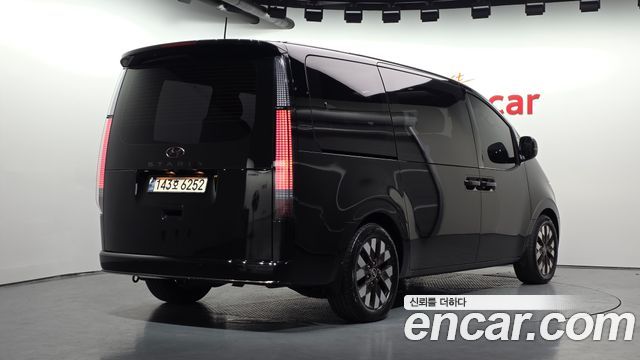 Hyundai Staria 2022 — photo 2