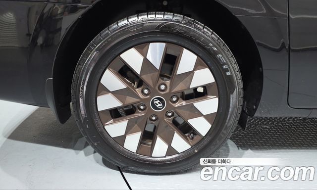Hyundai Staria 2022 — photo 5