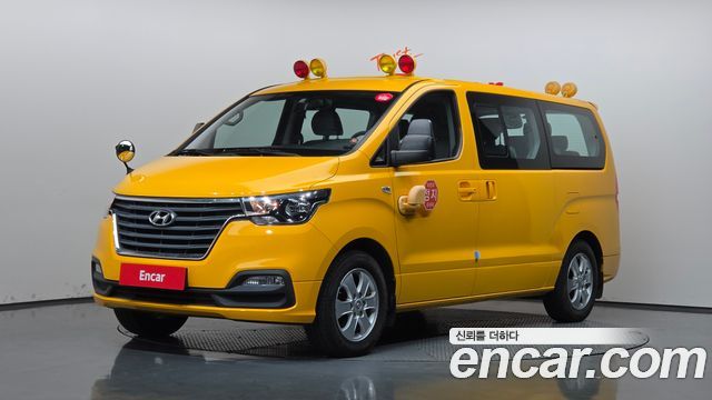 Hyundai Starex 2021 — photo 1