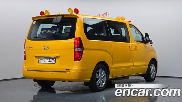 Hyundai Starex 2021 — photo 2