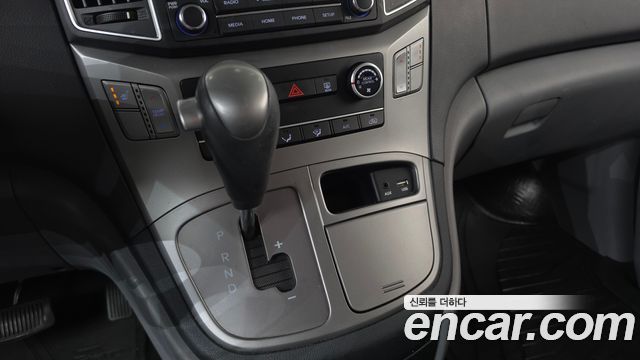 Hyundai Starex 2021 — photo 12