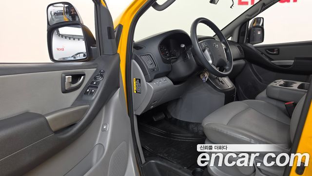 Hyundai Starex 2021 — photo 13