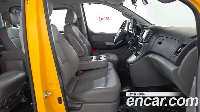 Hyundai Starex 2021 — photo 16