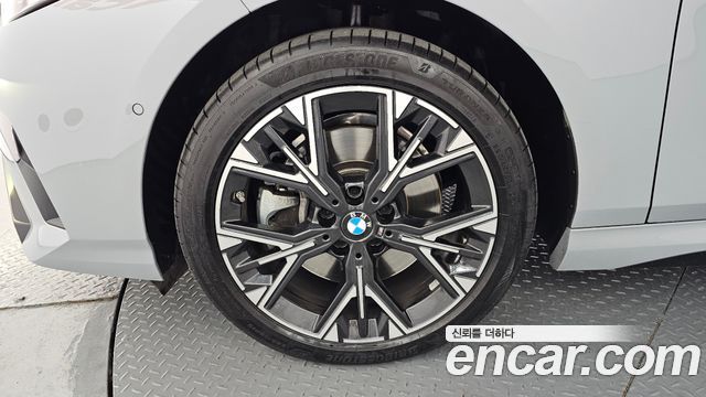 BMW 1-Series 2025 — photo 5