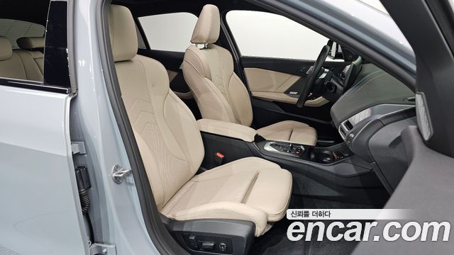 BMW 1-Series 2025 — photo 11