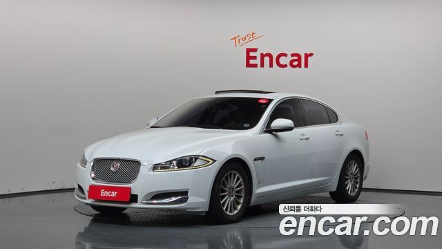 Jaguar XF 2014 — photo 1