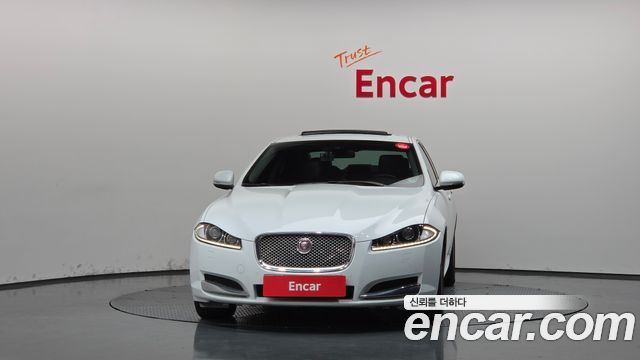 Jaguar XF 2014 — photo 3