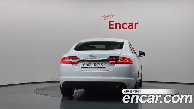 Jaguar XF 2014 — photo 4