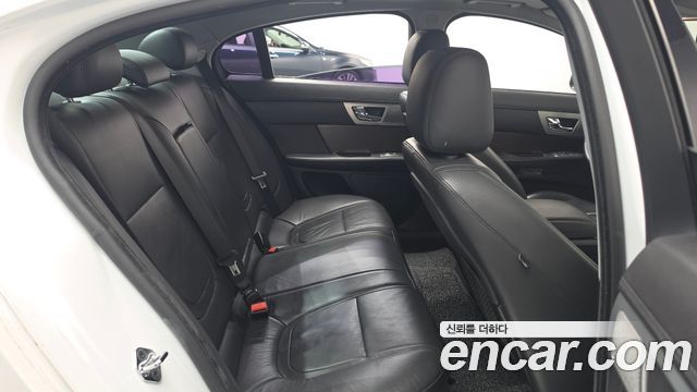 Jaguar XF 2014 — photo 12