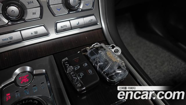 Jaguar XF 2014 — photo 15