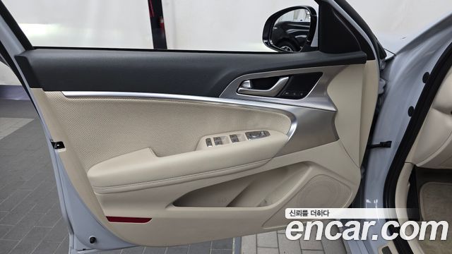 Genesis G70 2021 — photo 14