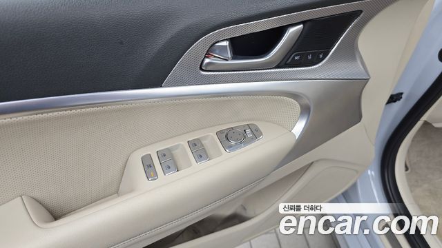 Genesis G70 2021 — photo 27
